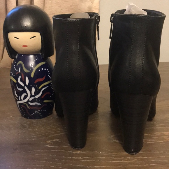 Breckelle’s Booties - Picture 3 of 8